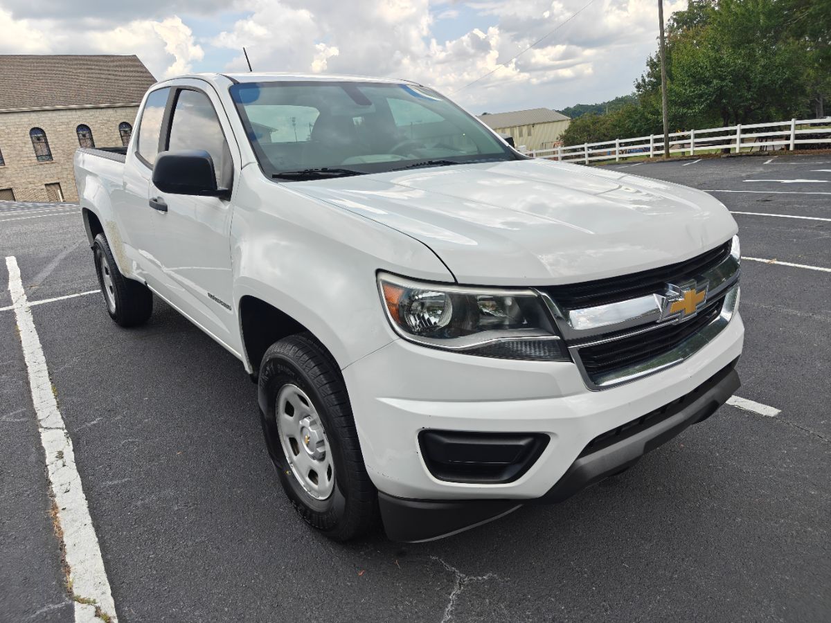 Photo 2 of this Chevrolet Colorado