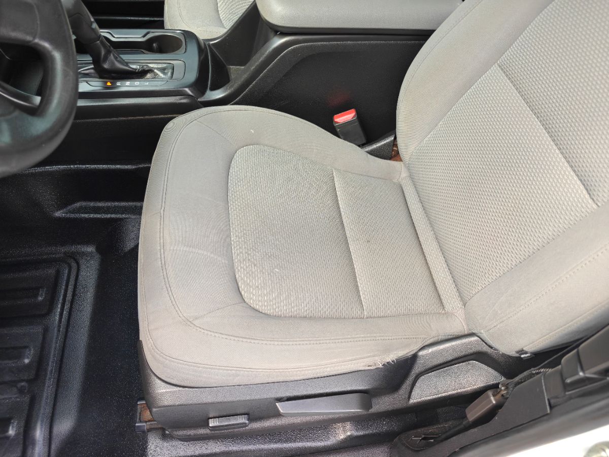Photo 13 of this Chevrolet Colorado
