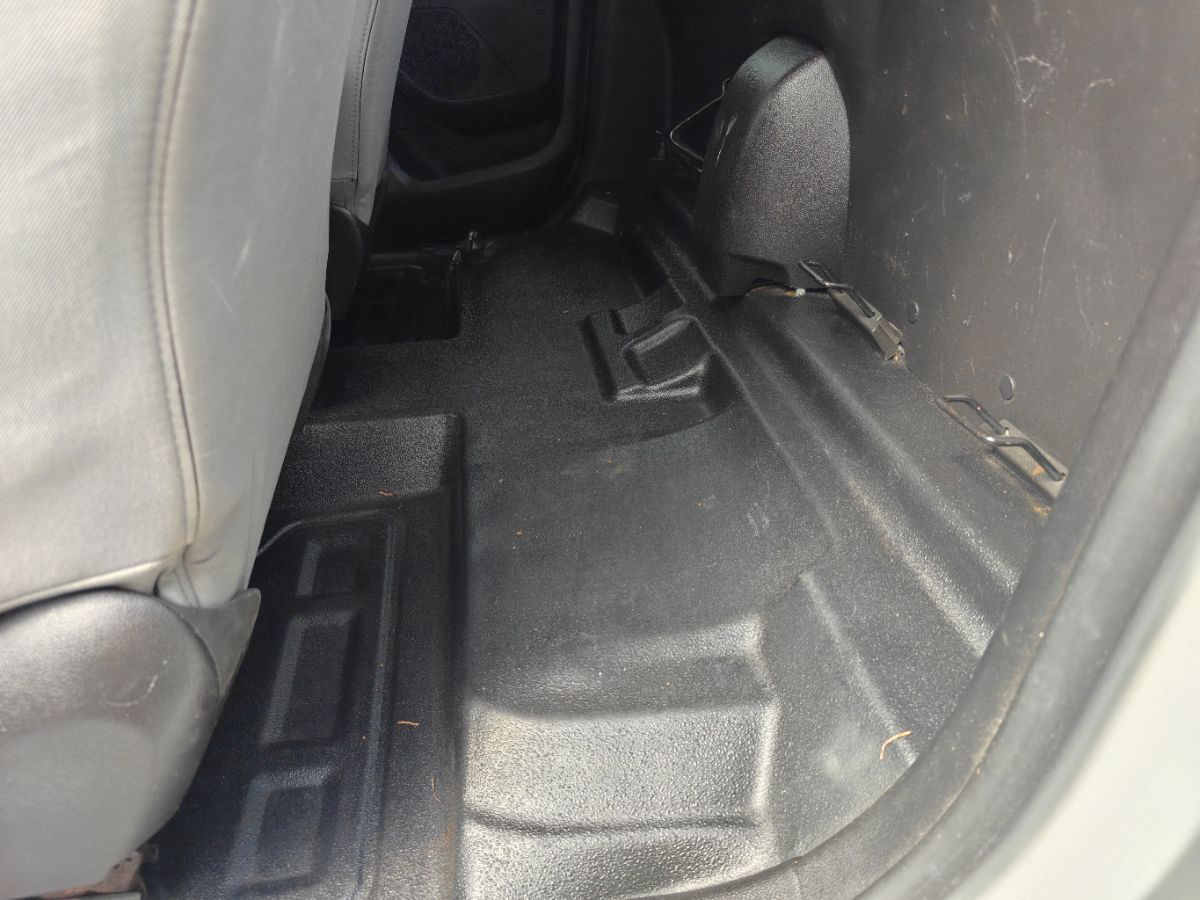 Photo 15 of this Chevrolet Colorado