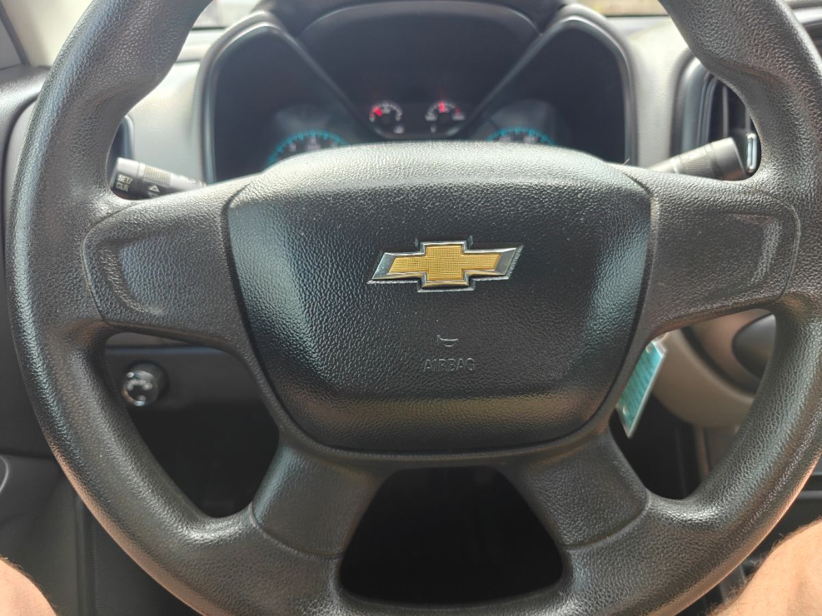 Photo 18 of this Chevrolet Colorado