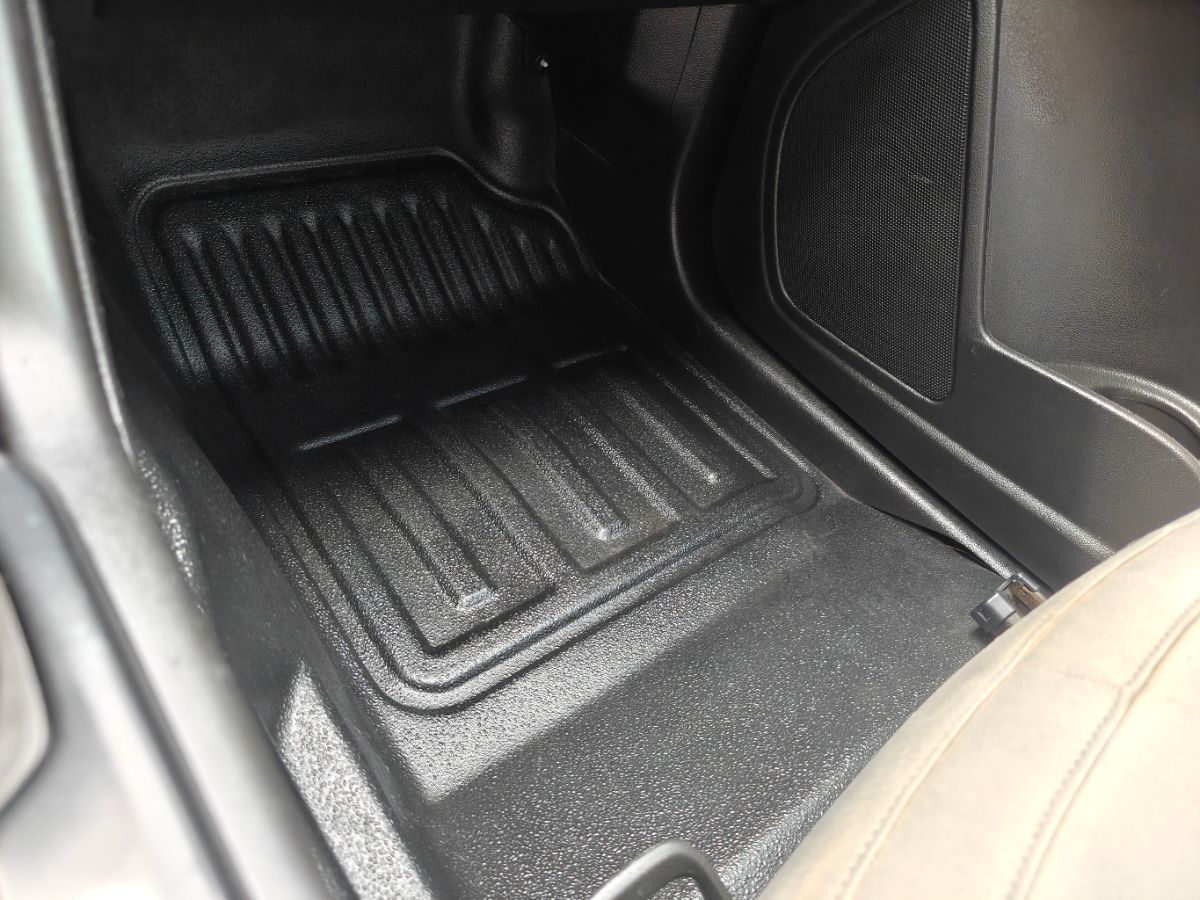 Photo 27 of this Chevrolet Colorado