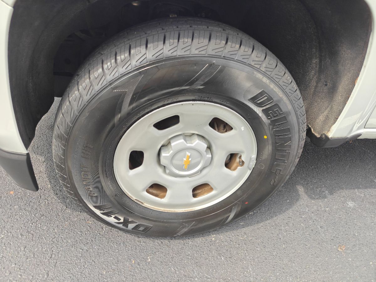 Photo 31 of this Chevrolet Colorado