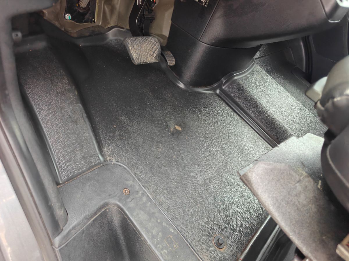 Photo 12 of this Mercedes-Benz Sprinter Passenger Van
