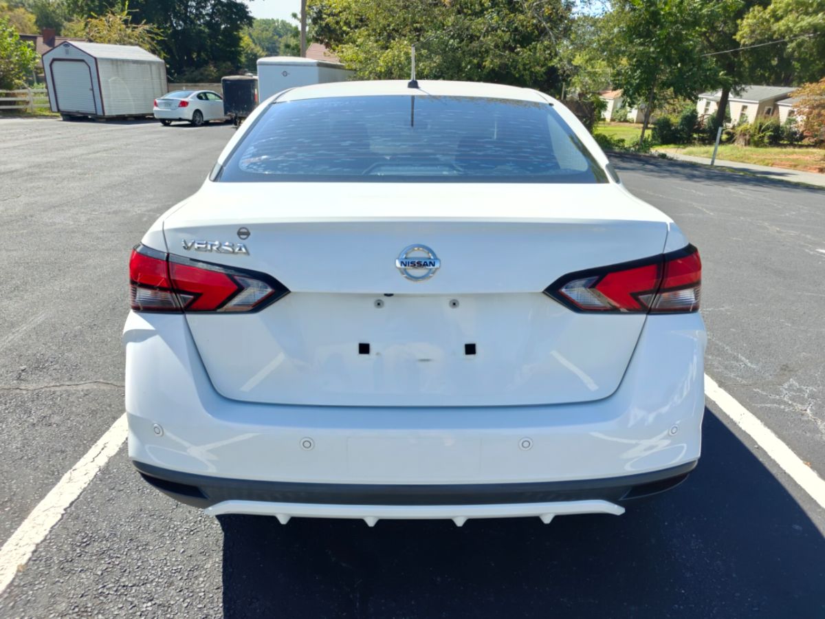 Photo 7 of this Nissan Versa