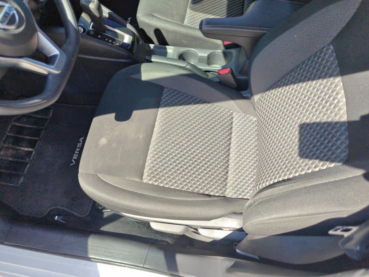 Photo 11 of this Nissan Versa