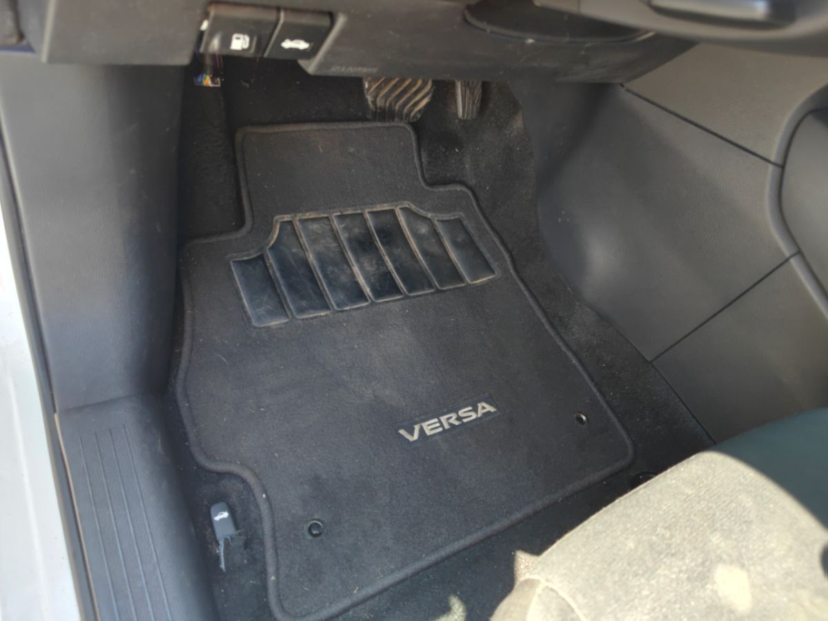 Photo 13 of this Nissan Versa