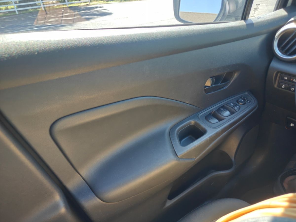 Photo 14 of this Nissan Versa