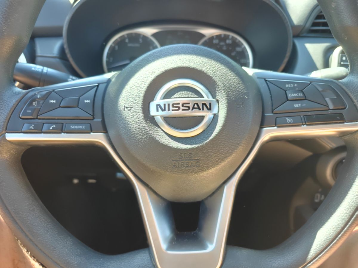 Photo 16 of this Nissan Versa