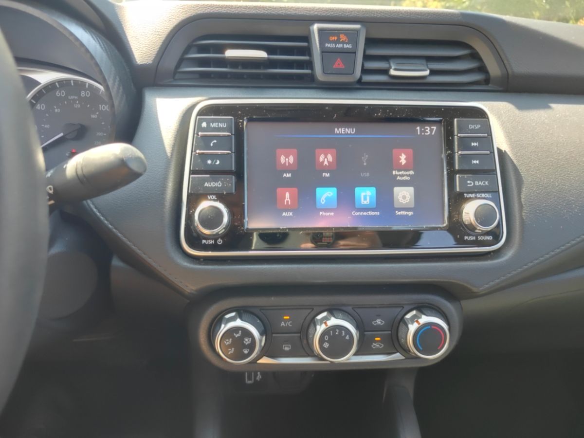 Photo 18 of this Nissan Versa