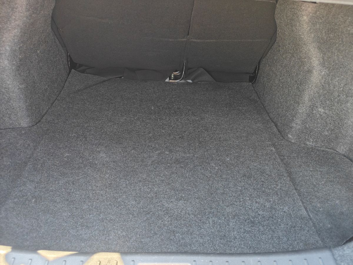 Photo 34 of this Nissan Versa