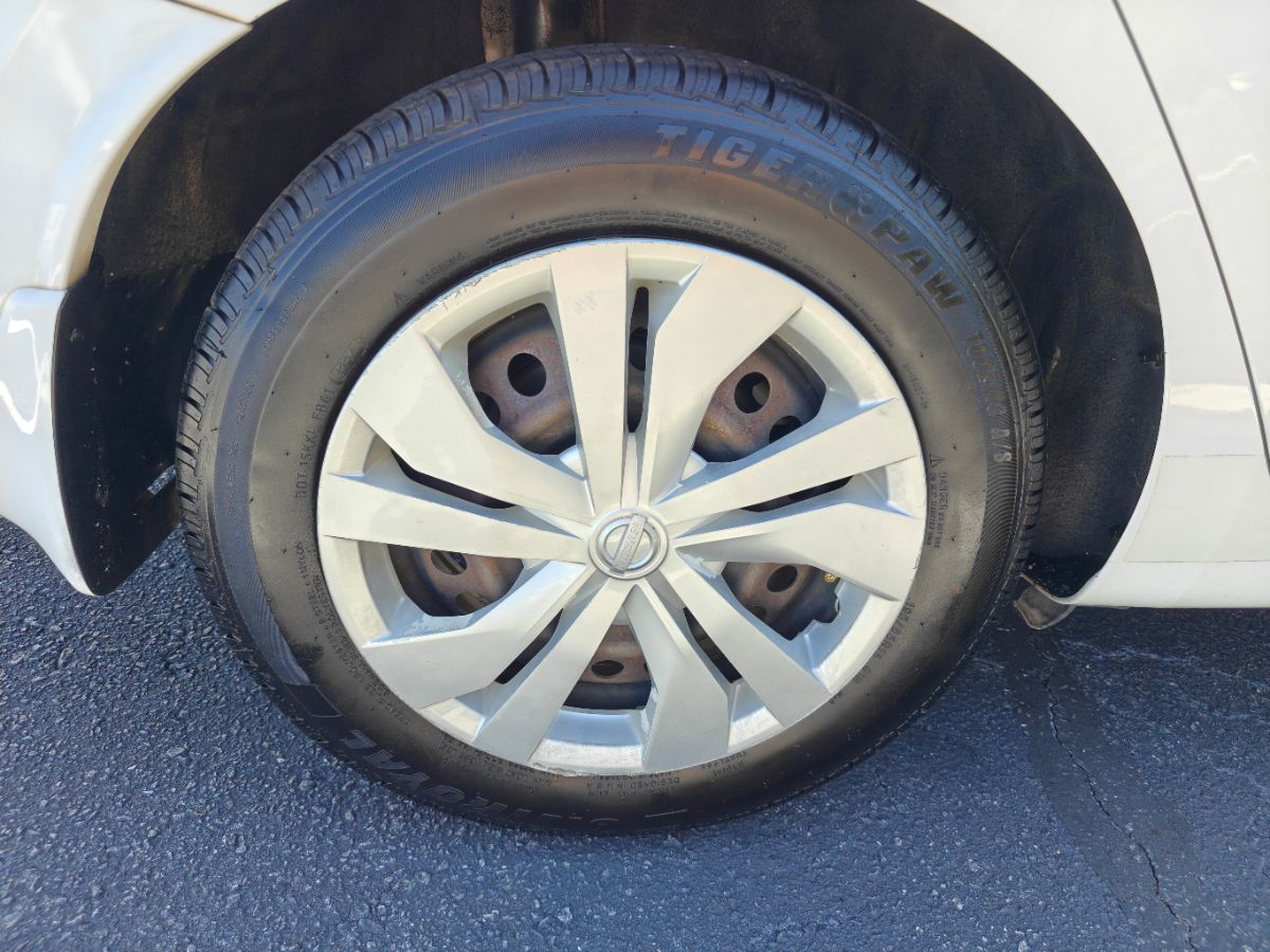 Photo 35 of this Nissan Versa