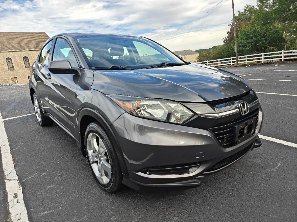Photo 2 of this Honda HR-V