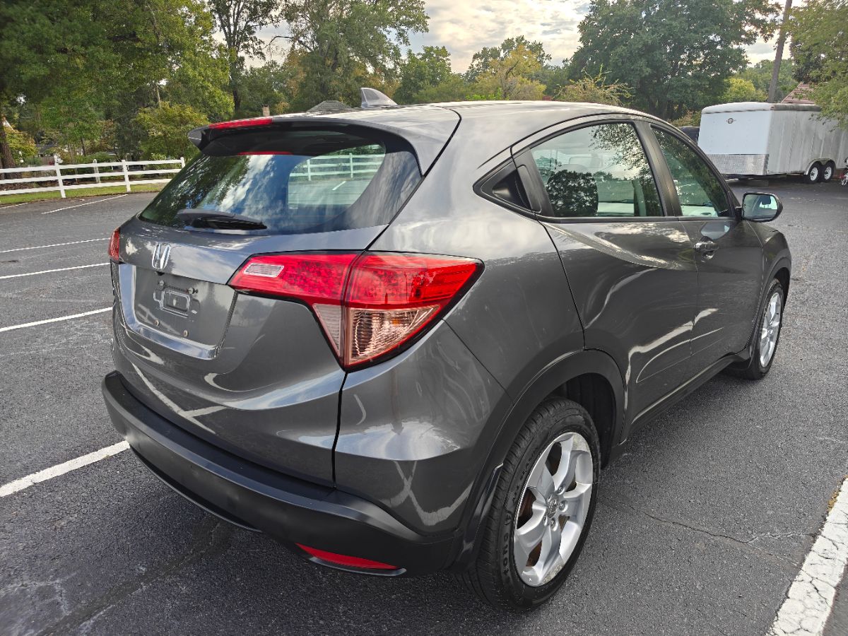 Photo 8 of this Honda HR-V