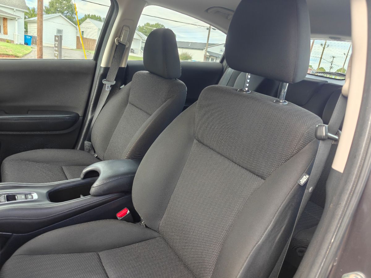 Photo 12 of this Honda HR-V
