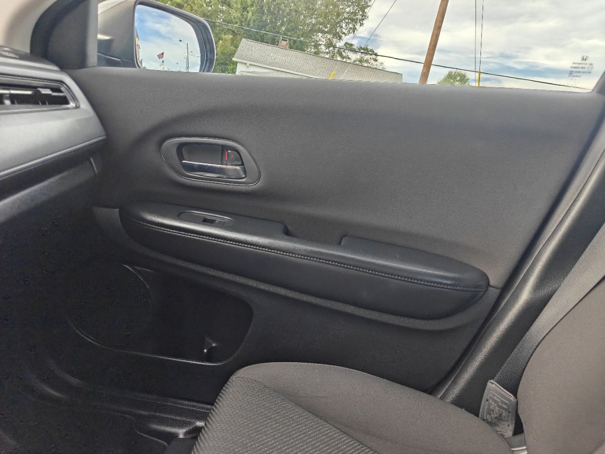 Photo 25 of this Honda HR-V