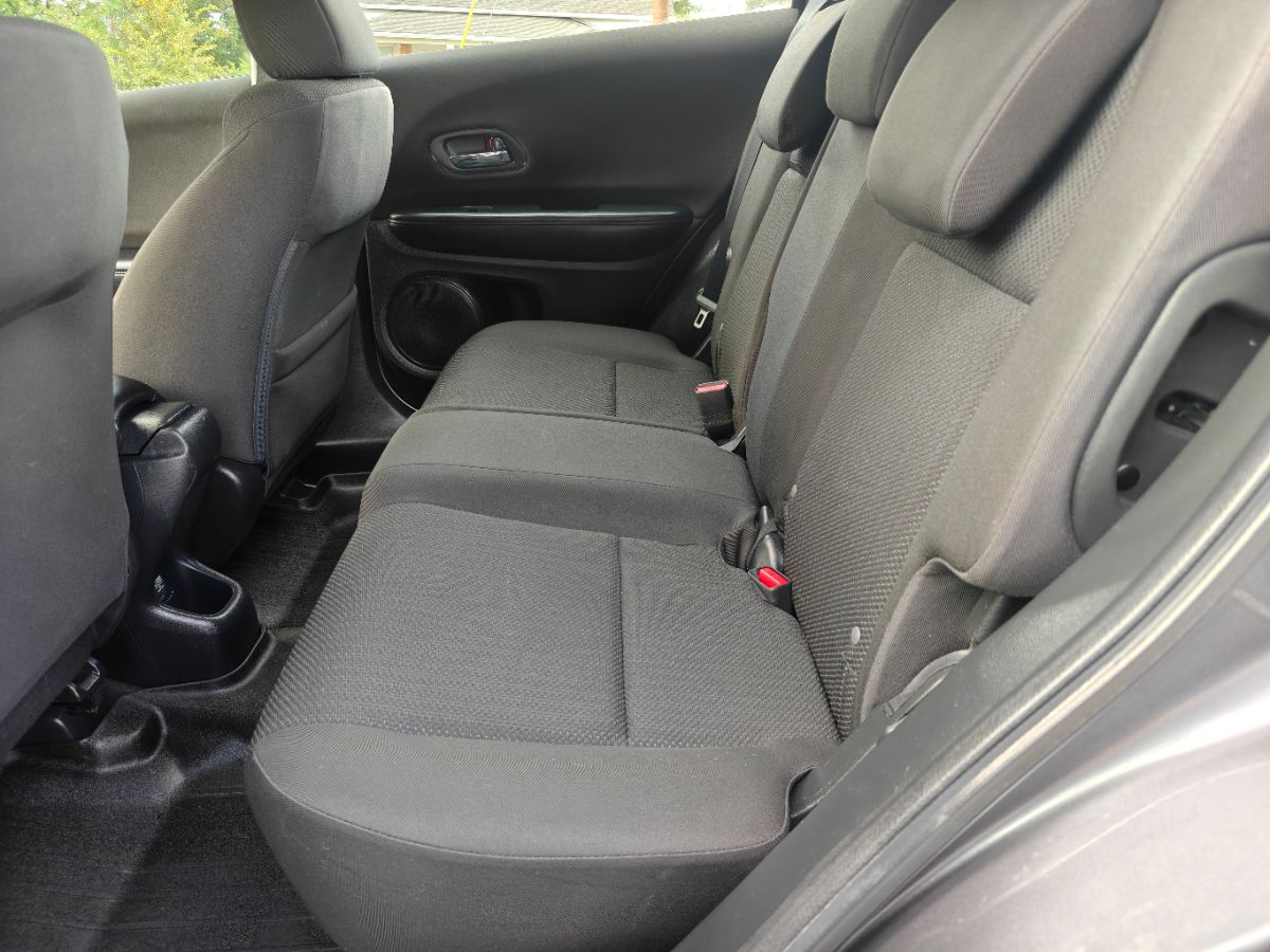 Photo 31 of this Honda HR-V