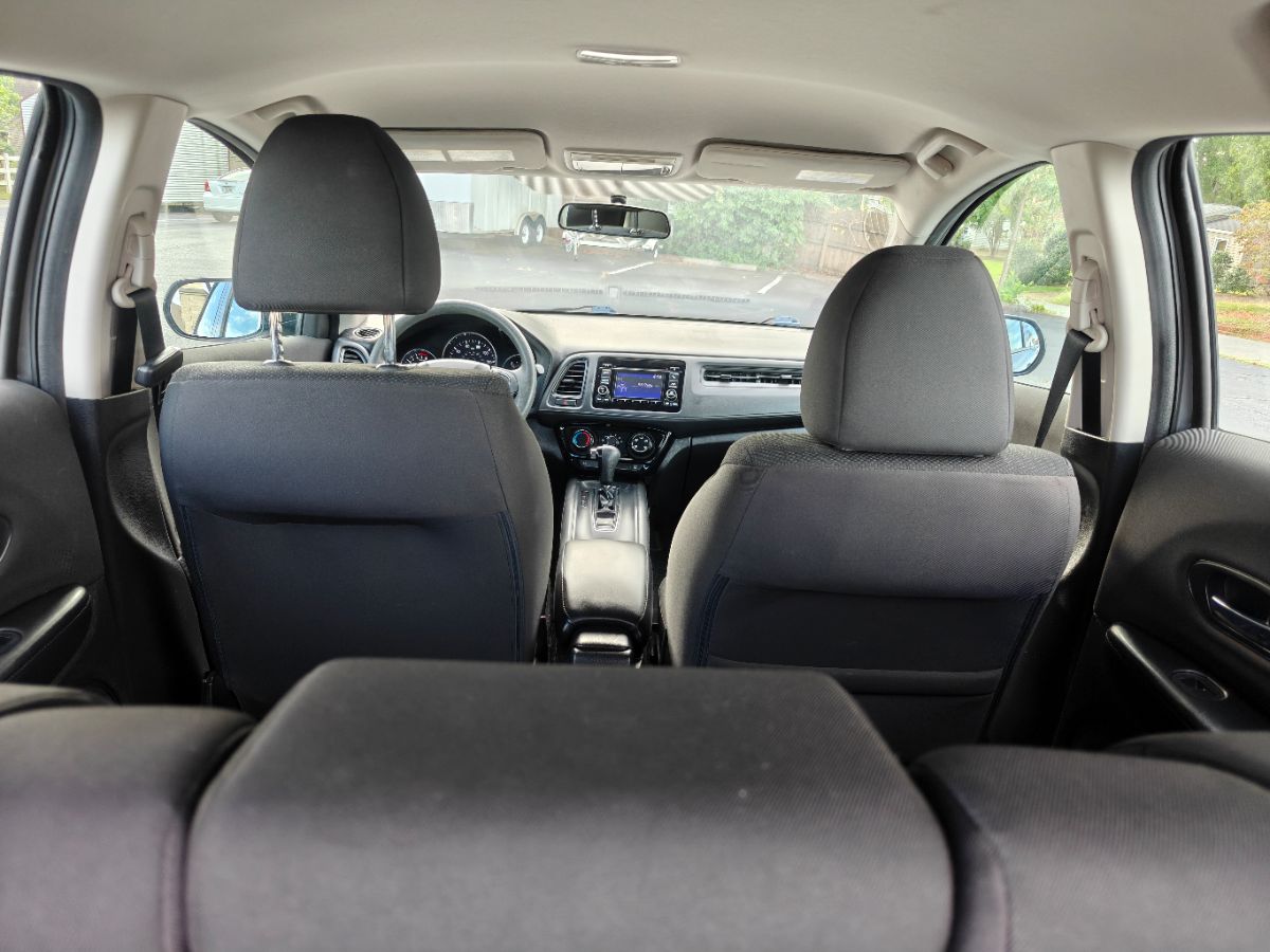Photo 35 of this Honda HR-V