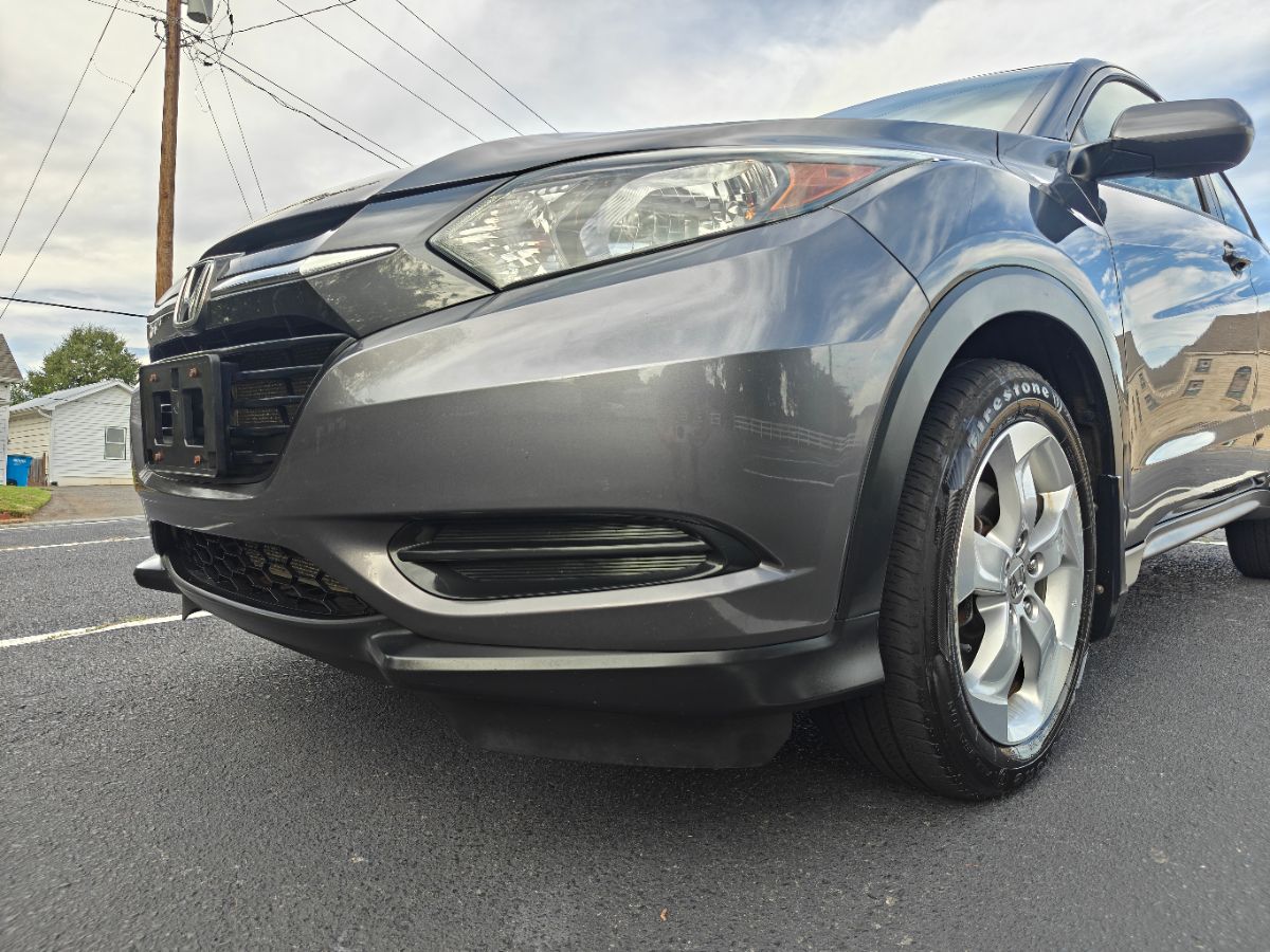 Photo 39 of this Honda HR-V