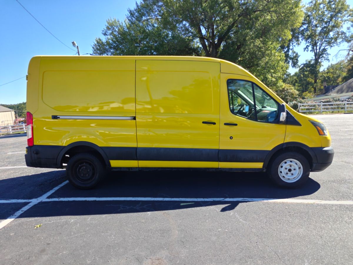 Photo 3 of this Ford Transit Van