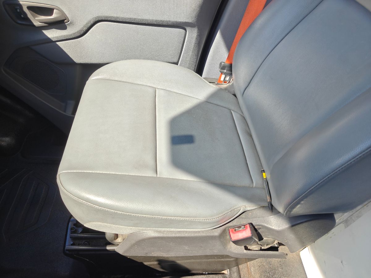 Photo 21 of this Ford Transit Van