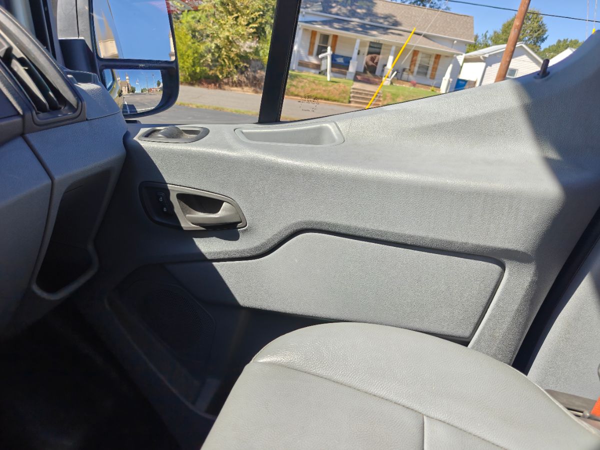 Photo 22 of this Ford Transit Van