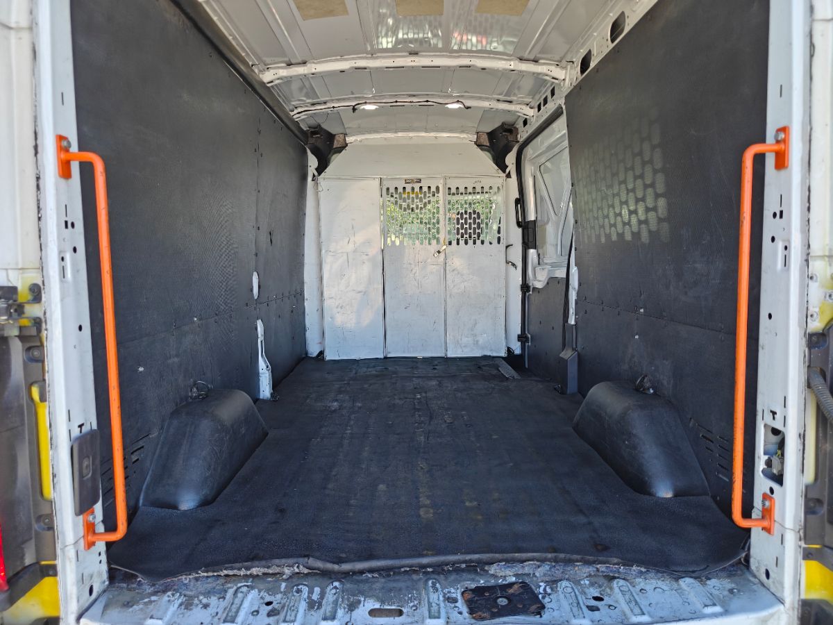 Photo 27 of this Ford Transit Van