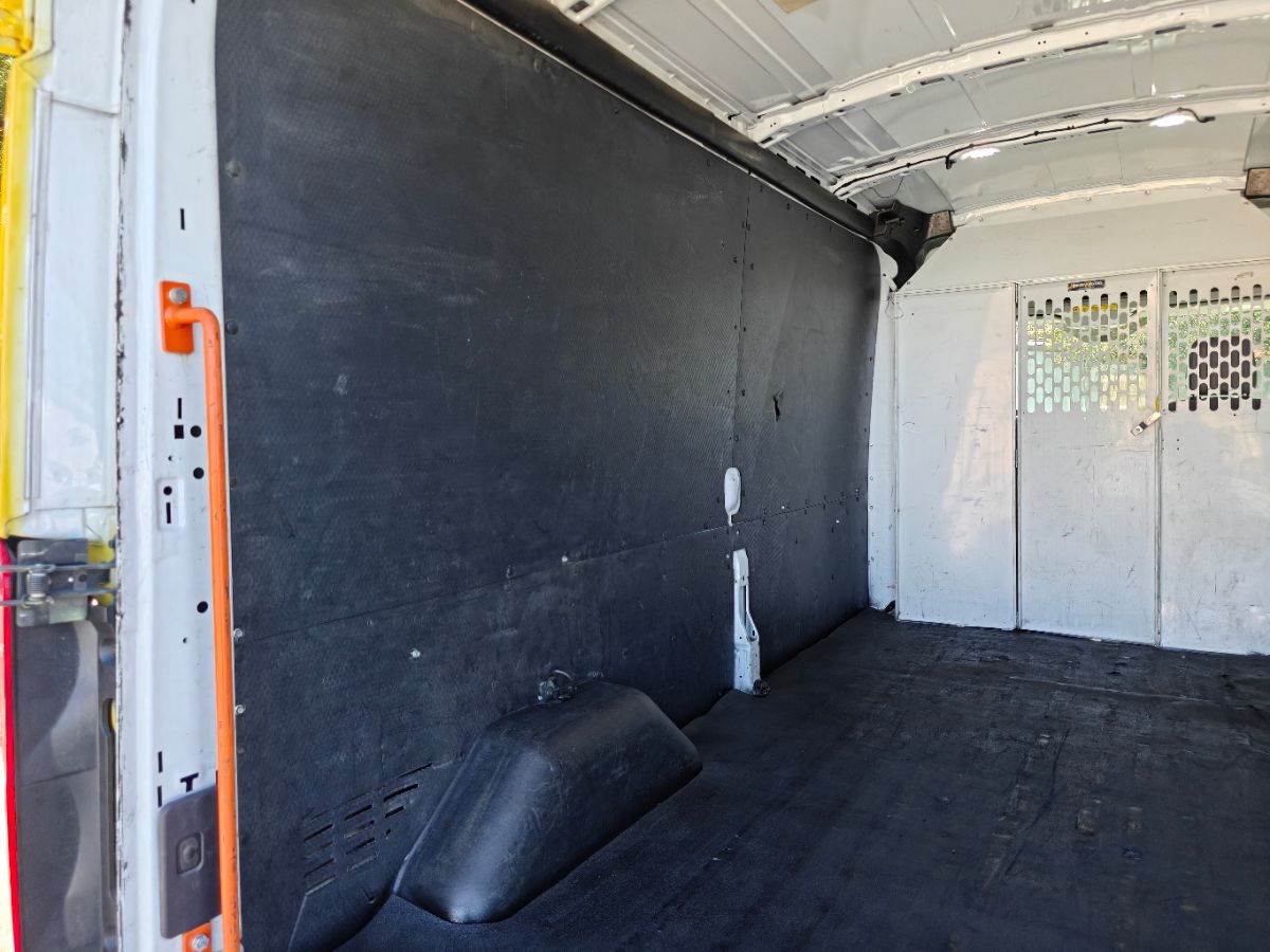Photo 28 of this Ford Transit Van