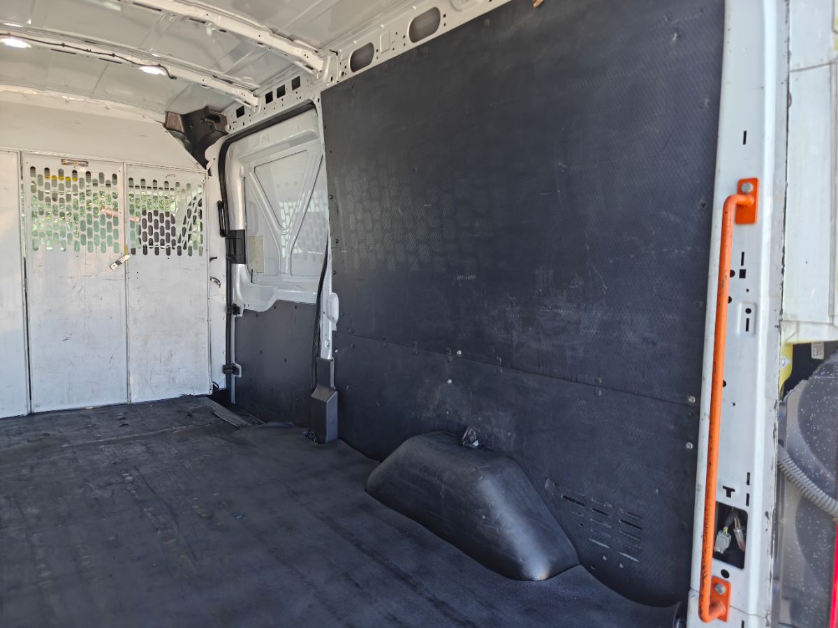 Photo 29 of this Ford Transit Van