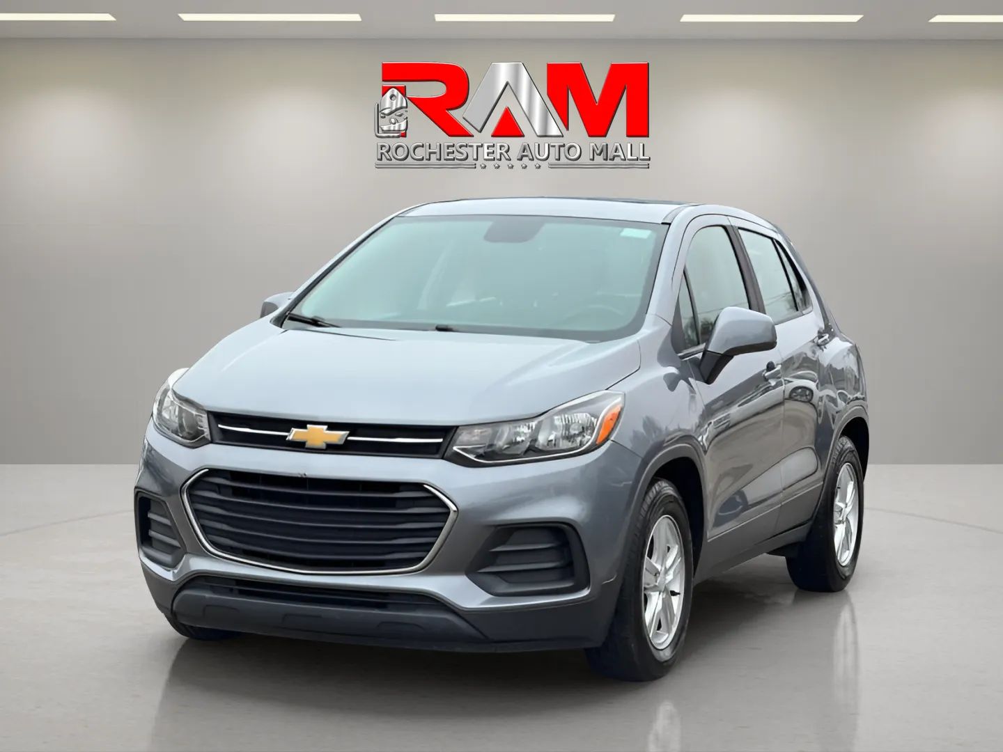 2020 Chevrolet Trax LS - Photo 3