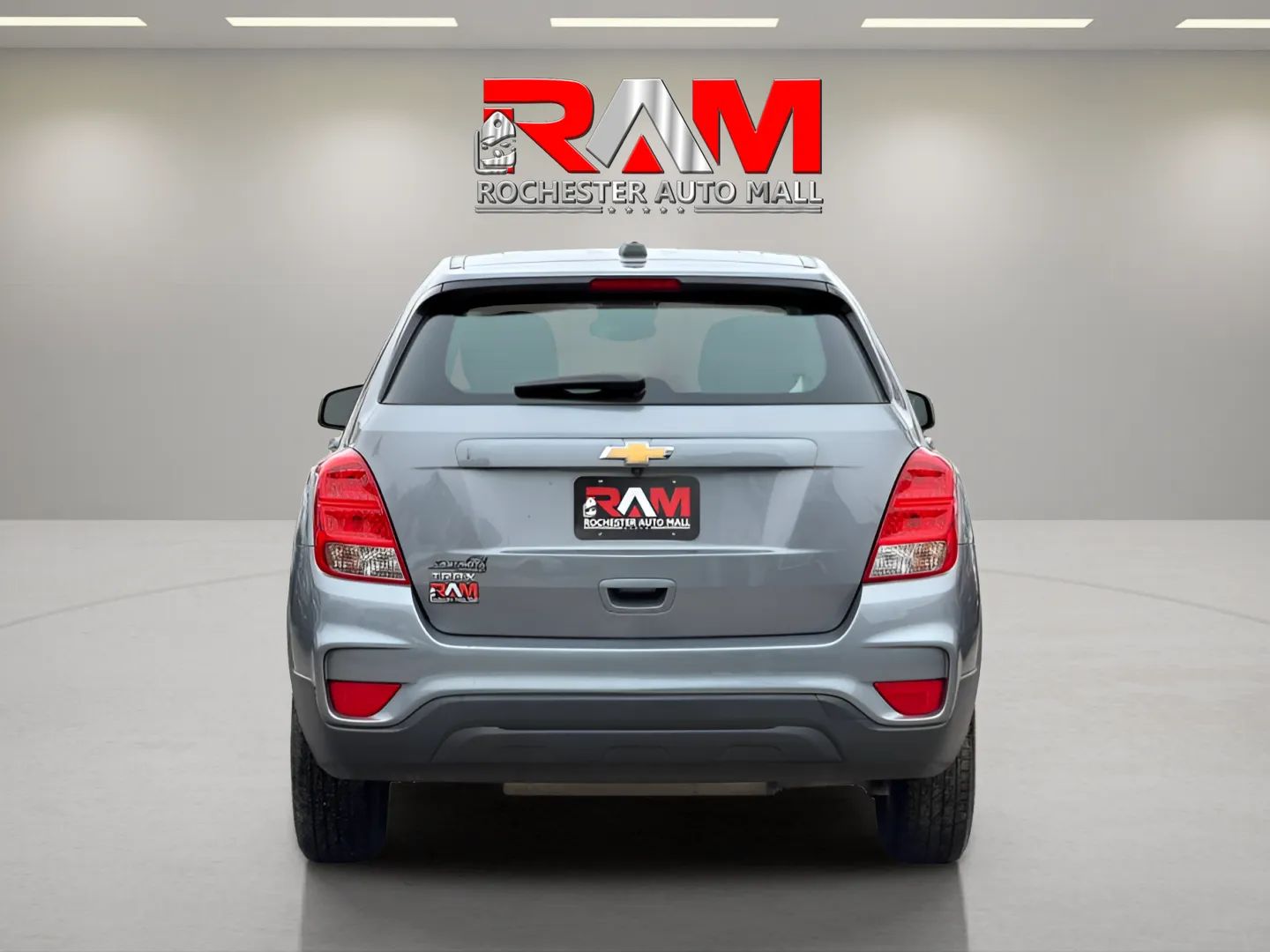 2020 Chevrolet Trax LS - Photo 4