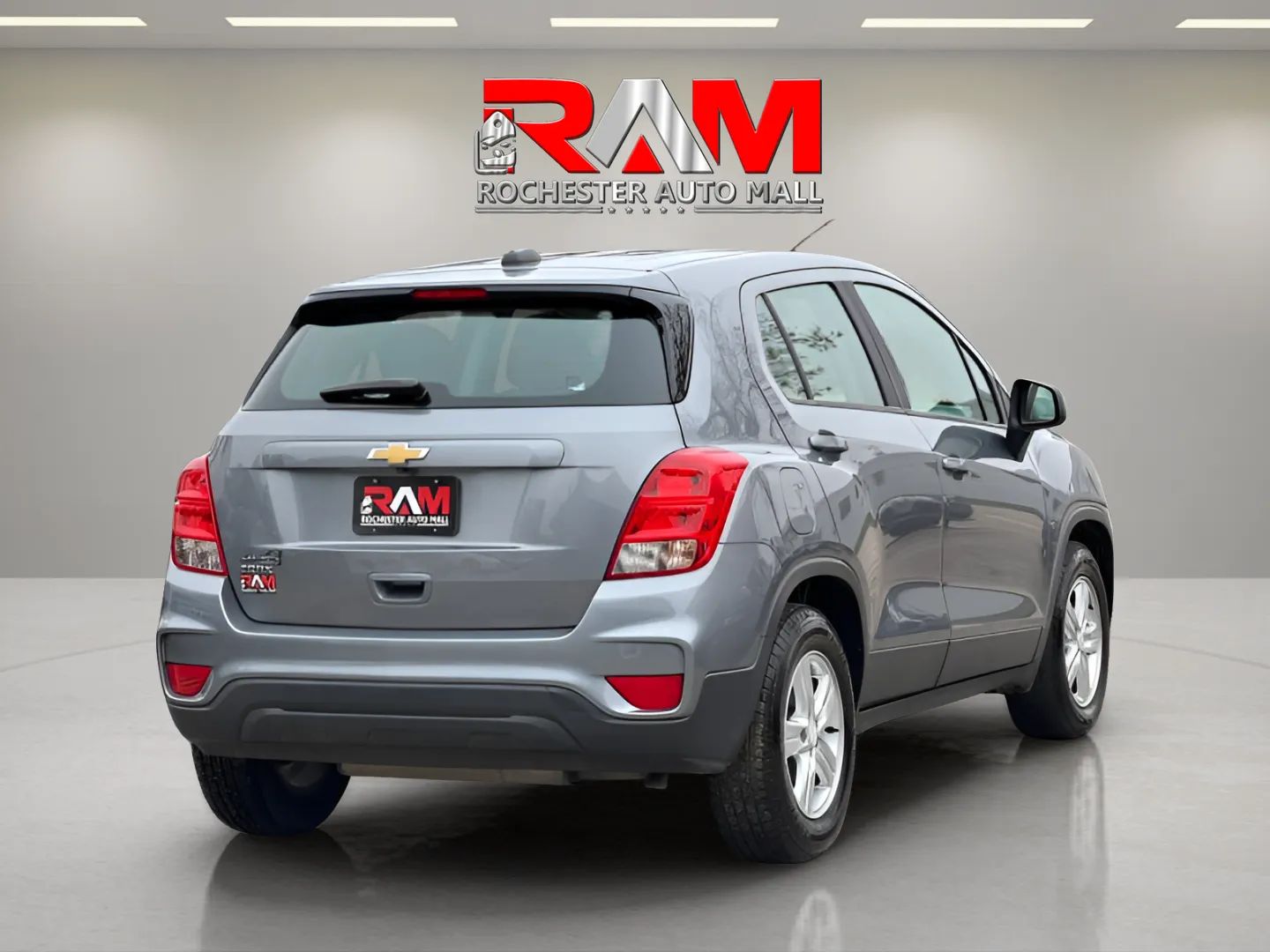 2020 Chevrolet Trax LS - Photo 6