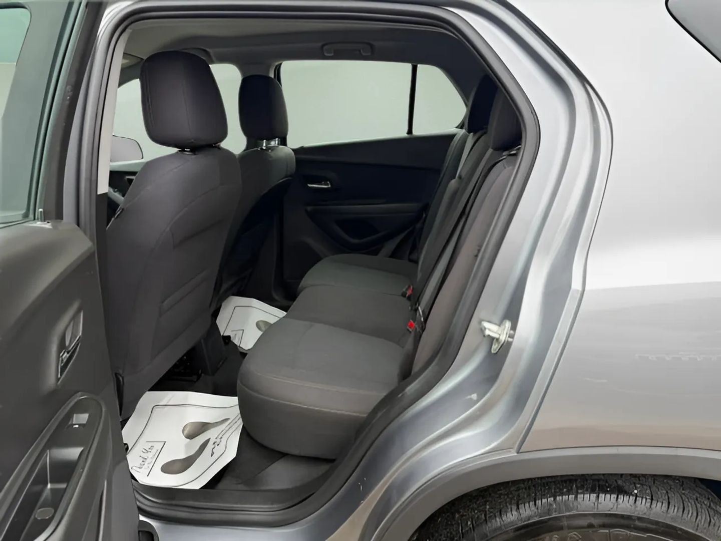 2020 Chevrolet Trax LS - Photo 10