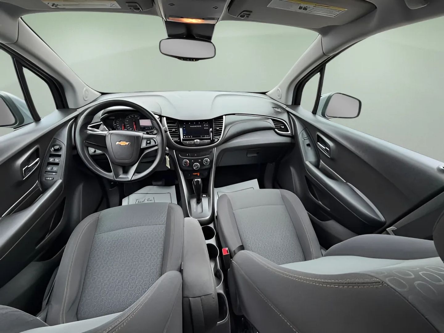 2020 Chevrolet Trax LS - Photo 11