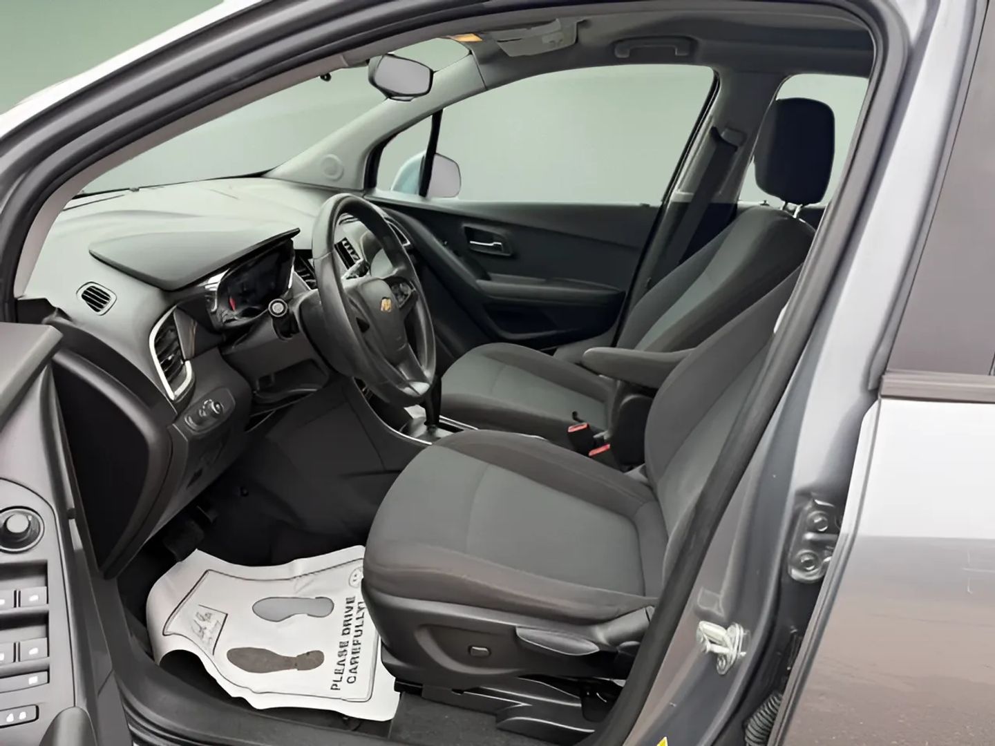 2020 Chevrolet Trax LS - Photo 13