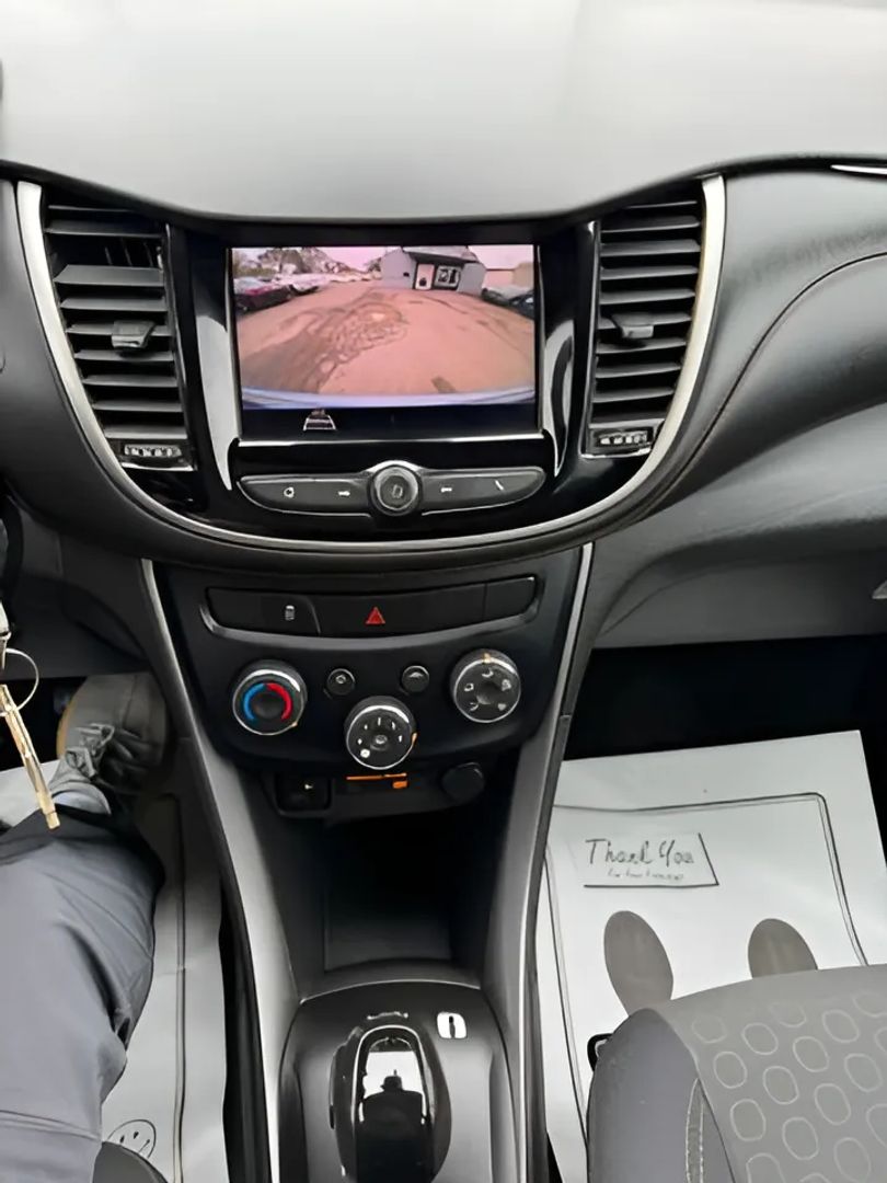 2020 Chevrolet Trax LS - Photo 18