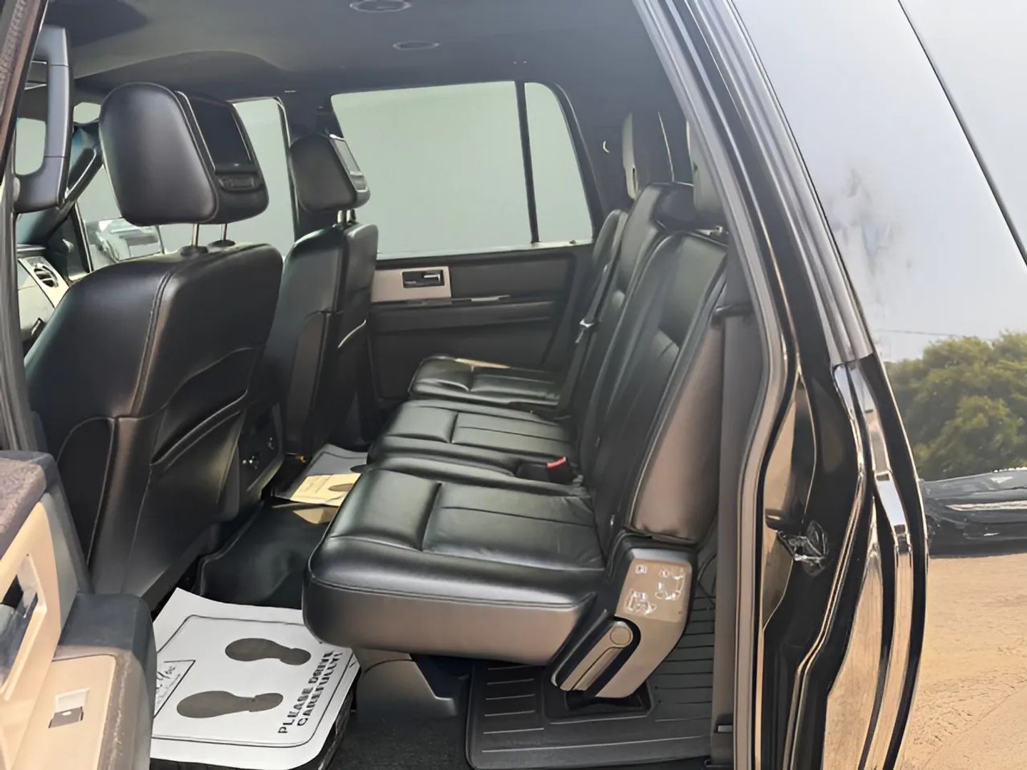 Ford Expedition EL photo 10
