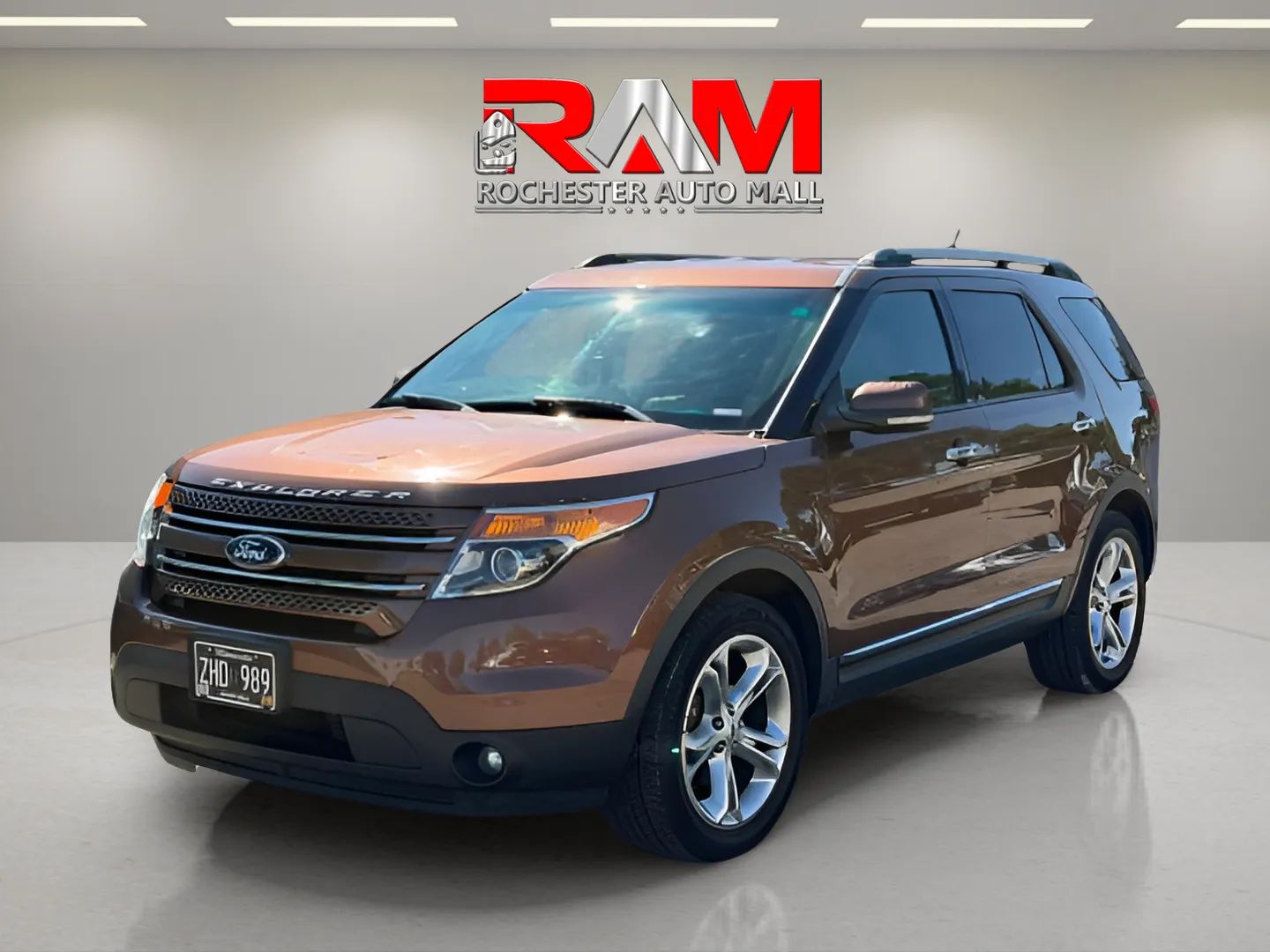 Ford Explorer photo 3