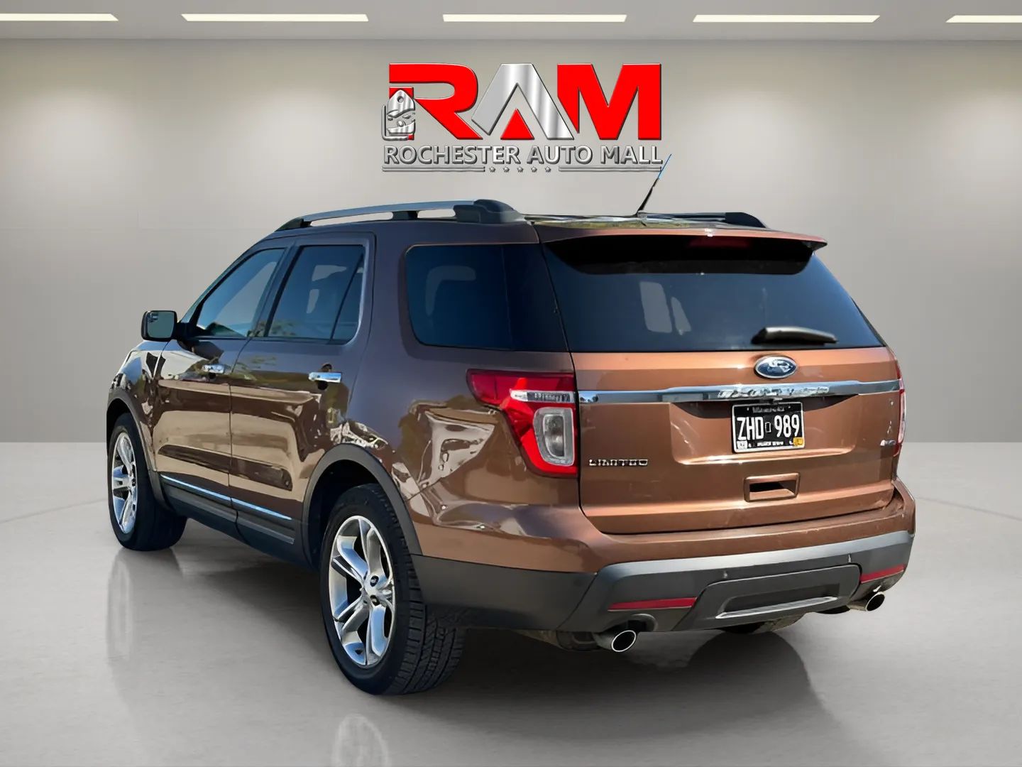 Ford Explorer photo 6