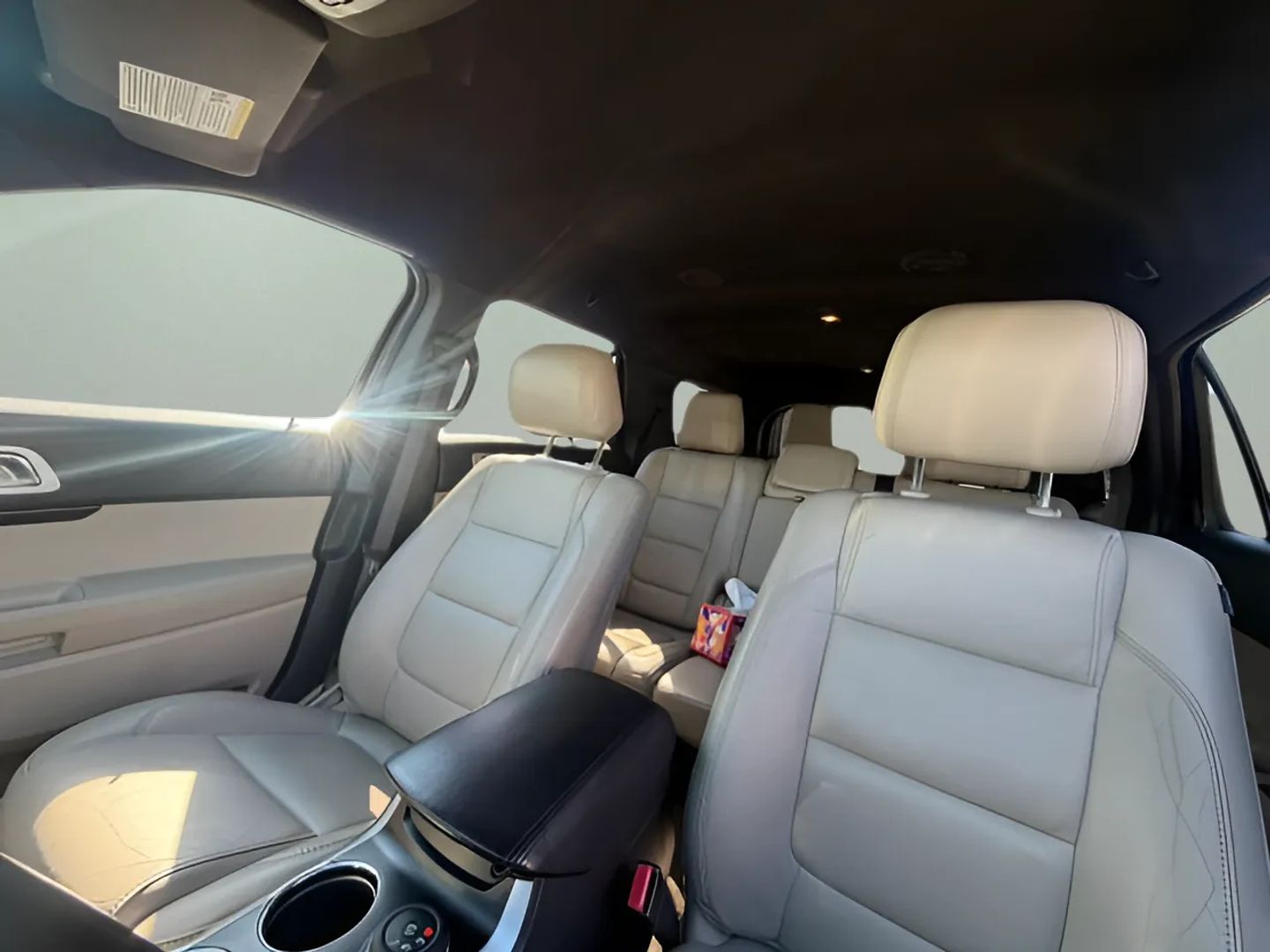 Ford Explorer photo 12