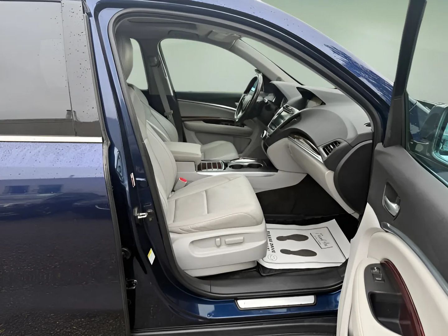 Acura MDX photo 9