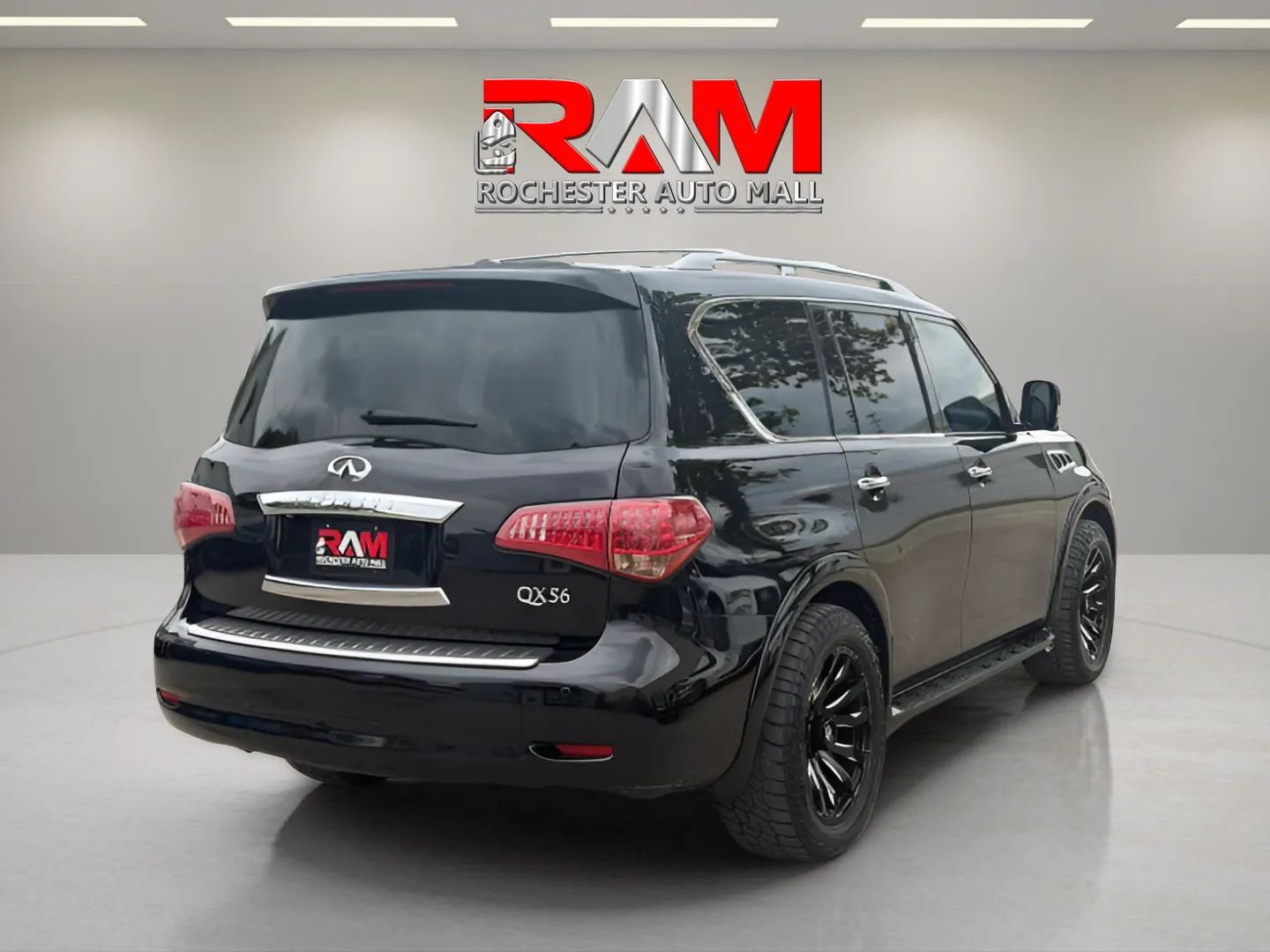 Infiniti QX56 photo 6
