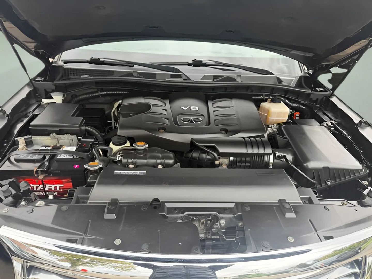 Infiniti QX56 photo 15