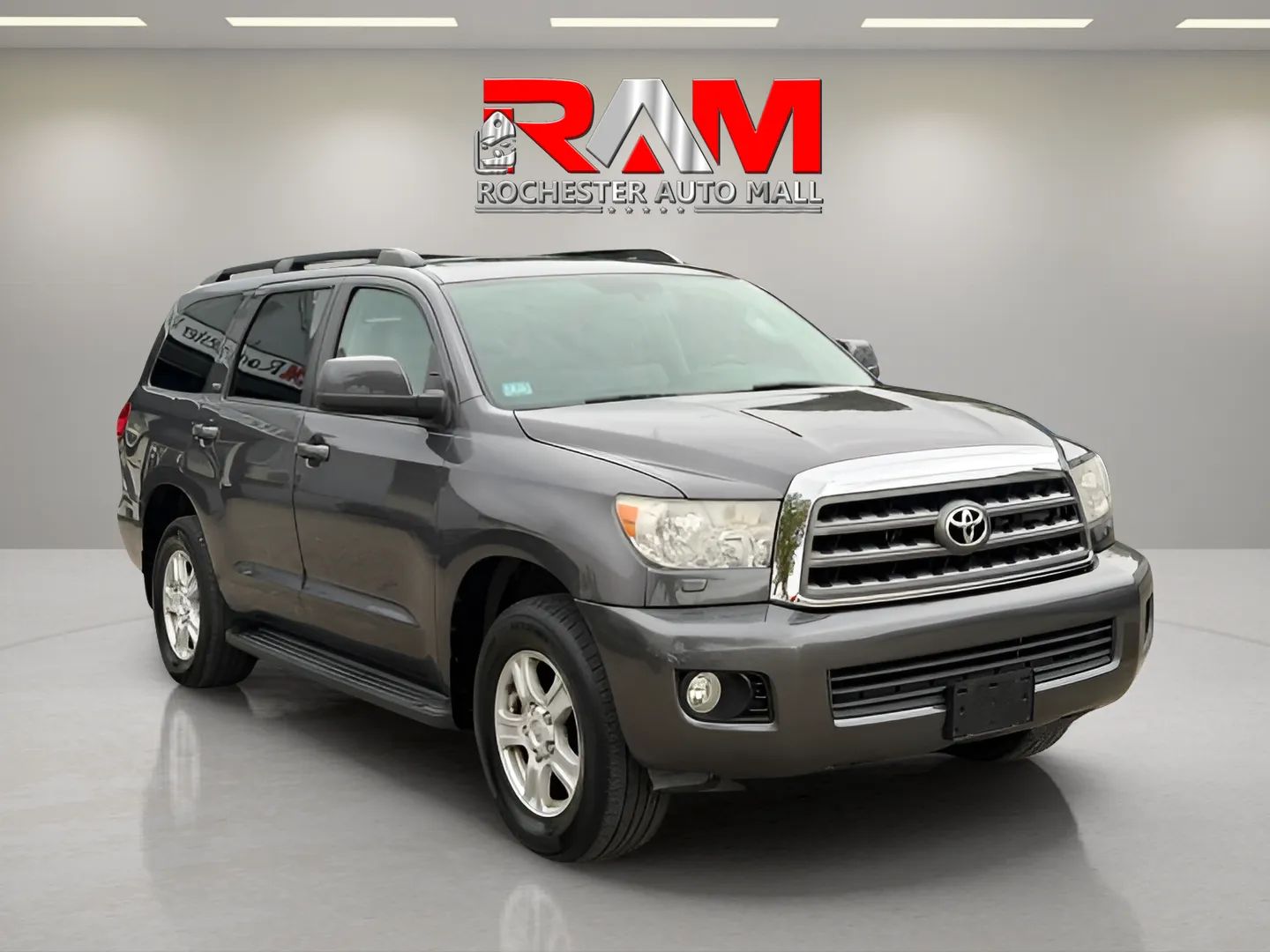 Toyota Sequoia photo 3
