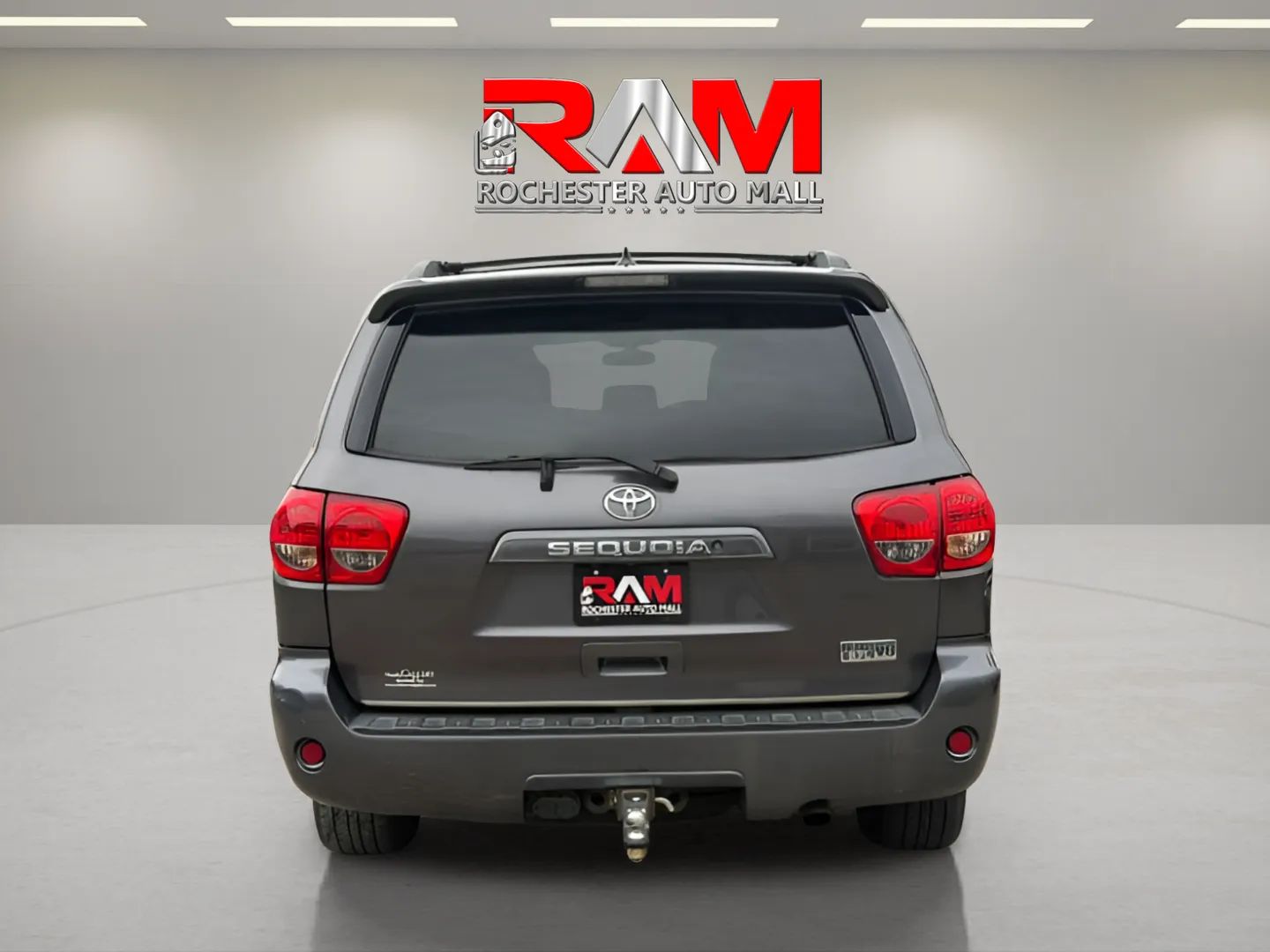 Toyota Sequoia photo 4