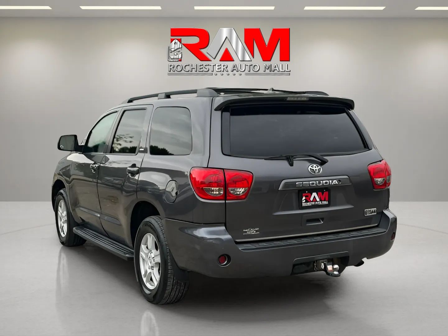 Toyota Sequoia photo 5
