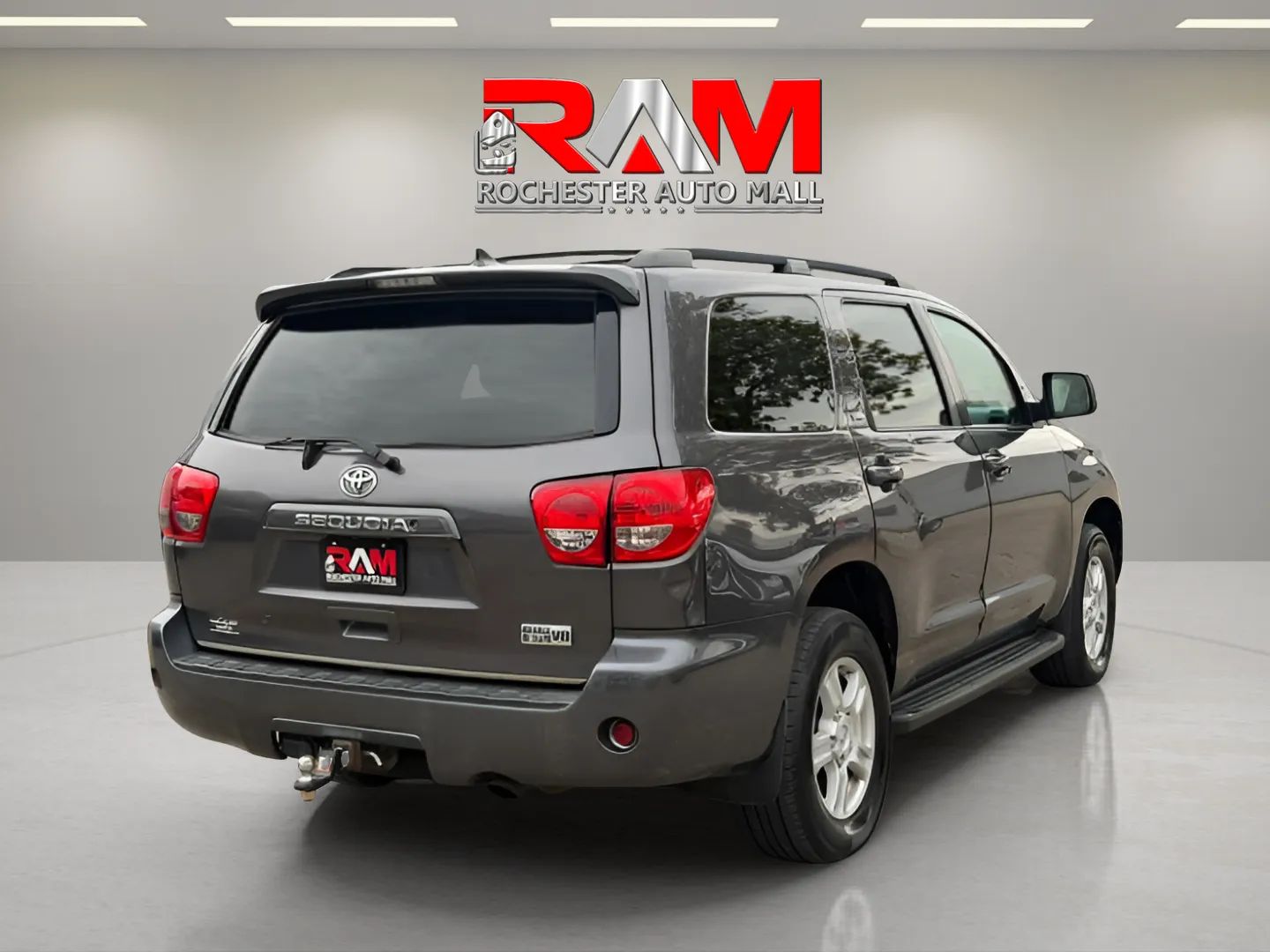 Toyota Sequoia photo 6
