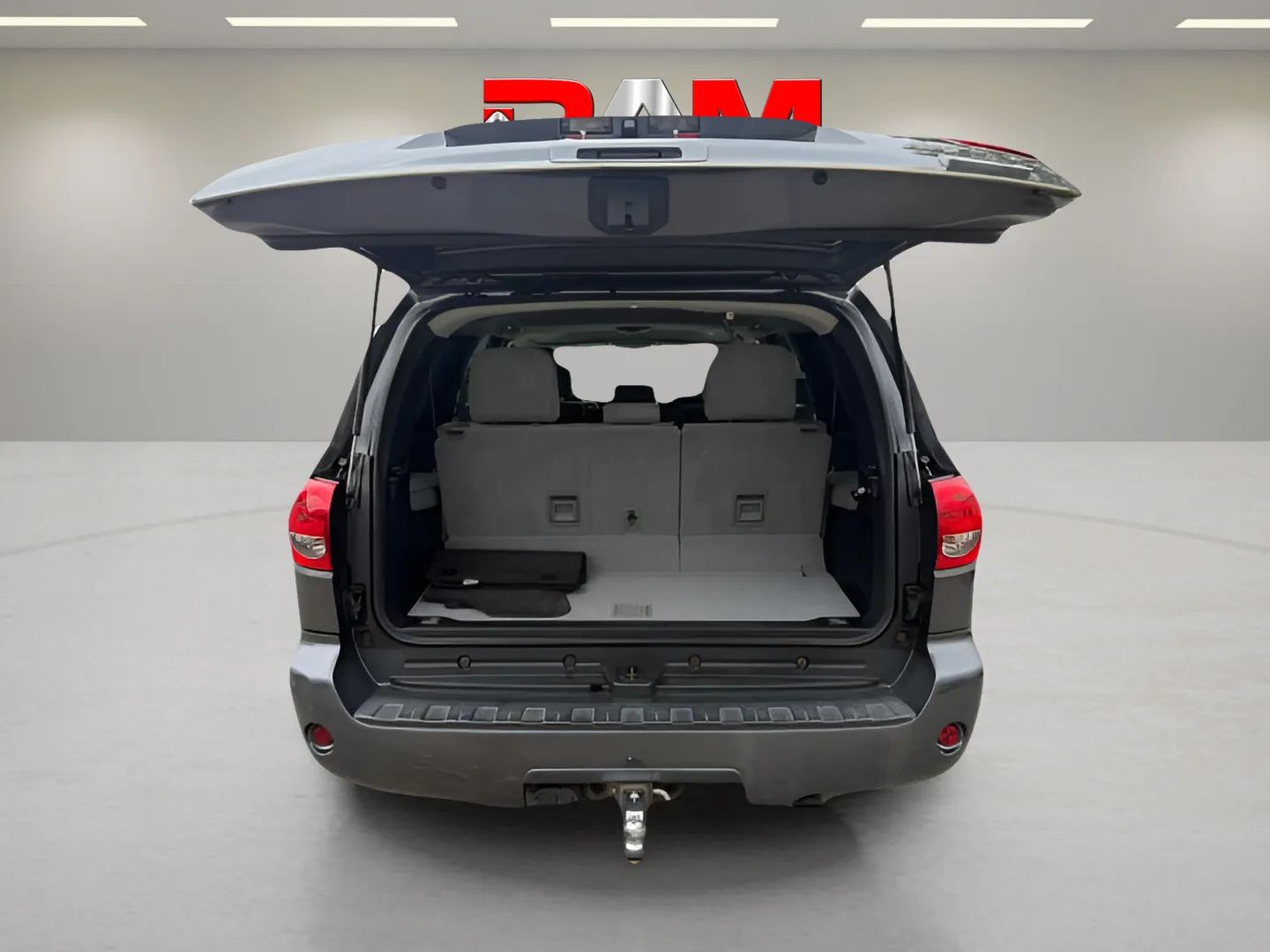 Toyota Sequoia photo 7