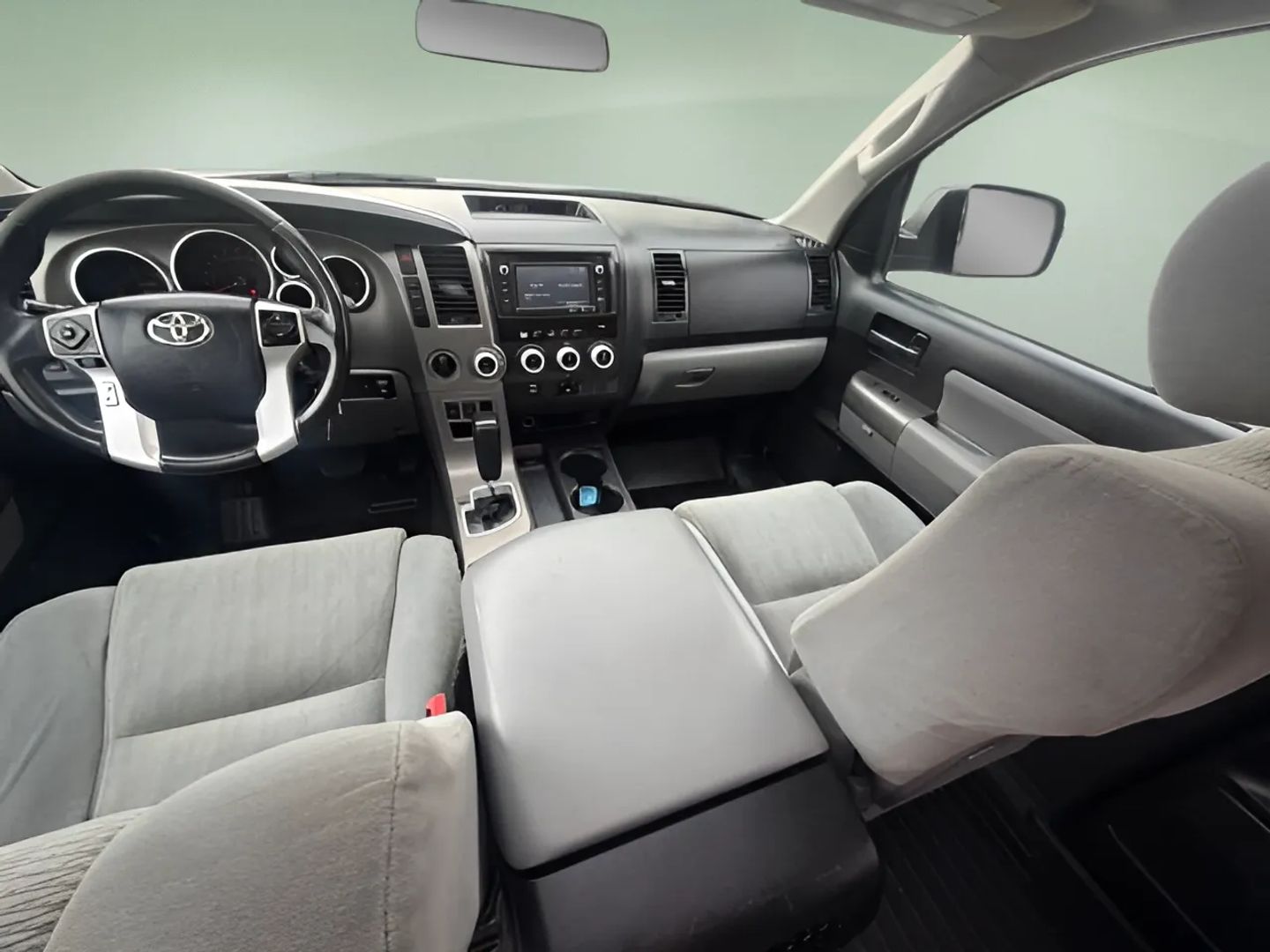 Toyota Sequoia photo 11