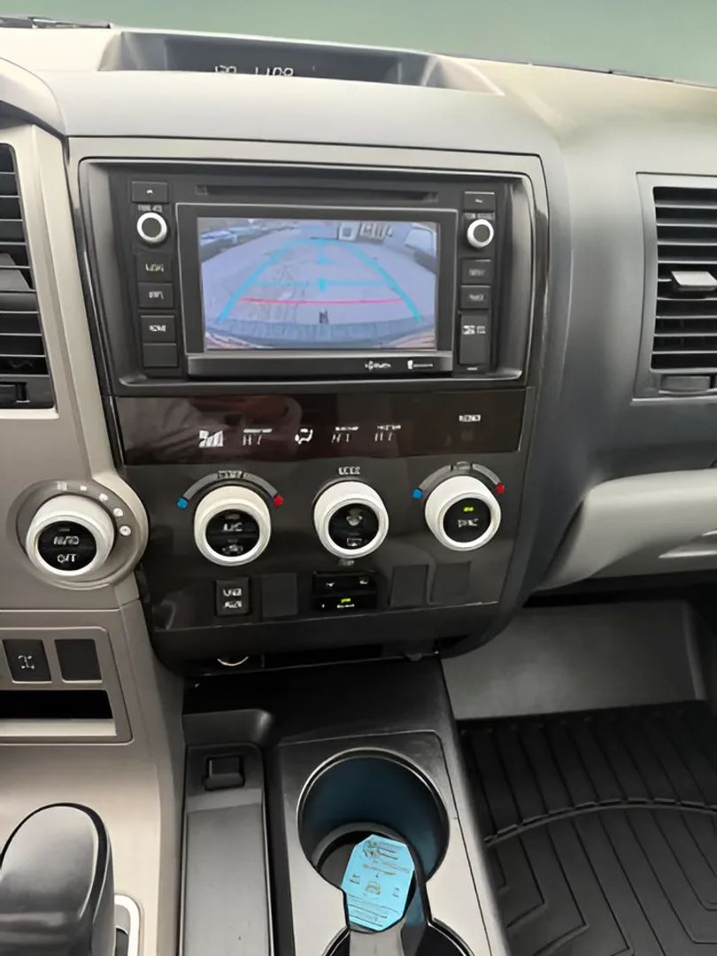 Toyota Sequoia photo 17