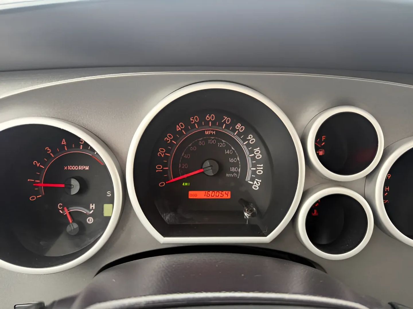 Toyota Sequoia photo 18
